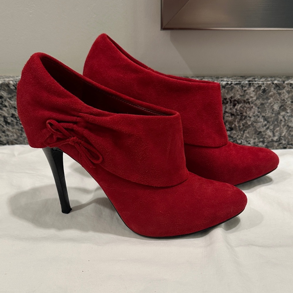 Guess Red Suede Heels with Bow Detail
